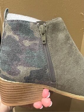 Women’s Suede Ankle Boot - Olive Green Camouflage